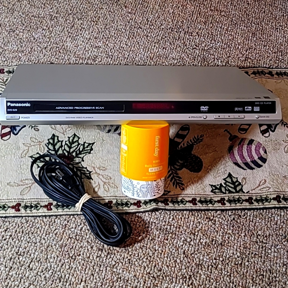 WITH REMOTE Gently loved Panasonic DVD MP3 JPEG player model DVD-S29 WITH REMOTE